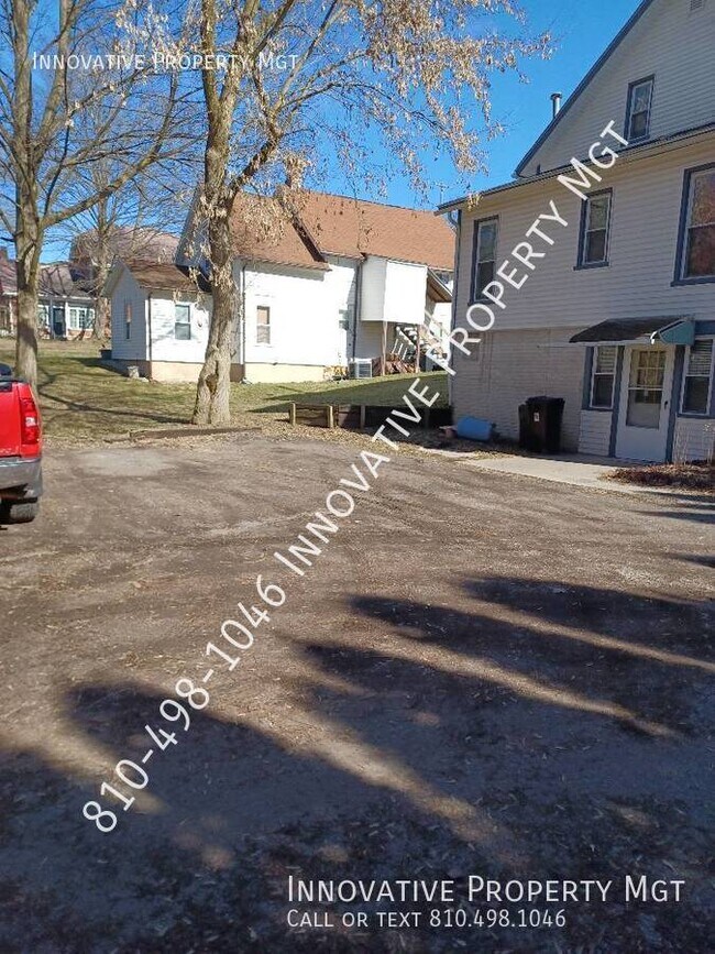 Foto del edificio - Water included! Beautiful two bedroom apar...