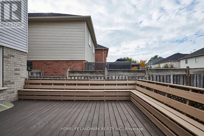 Building Photo - 165 Madden Pl