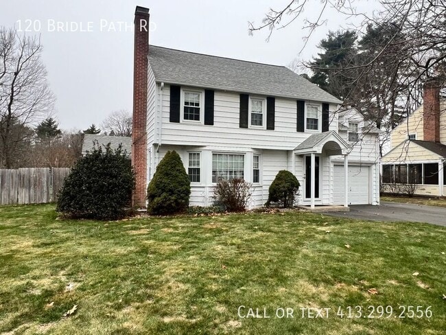 Foto del edificio - 120 Bridle Path Rd