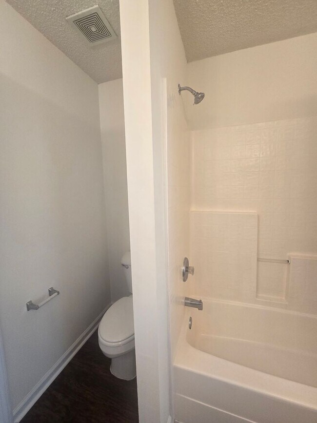 Foto del edificio - Savannah 2 Bed Townhome for Rent