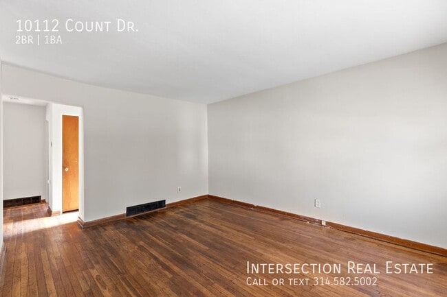 Building Photo - 10112 Count Dr