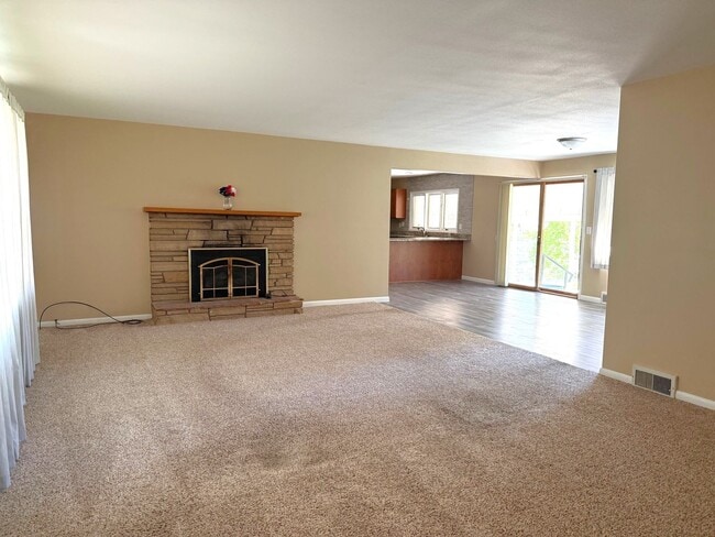 Building Photo - Newly remodeled 5 bedroom, 3 bath ranch style home