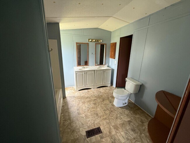 Foto del edificio - 43489 Claxton Cir