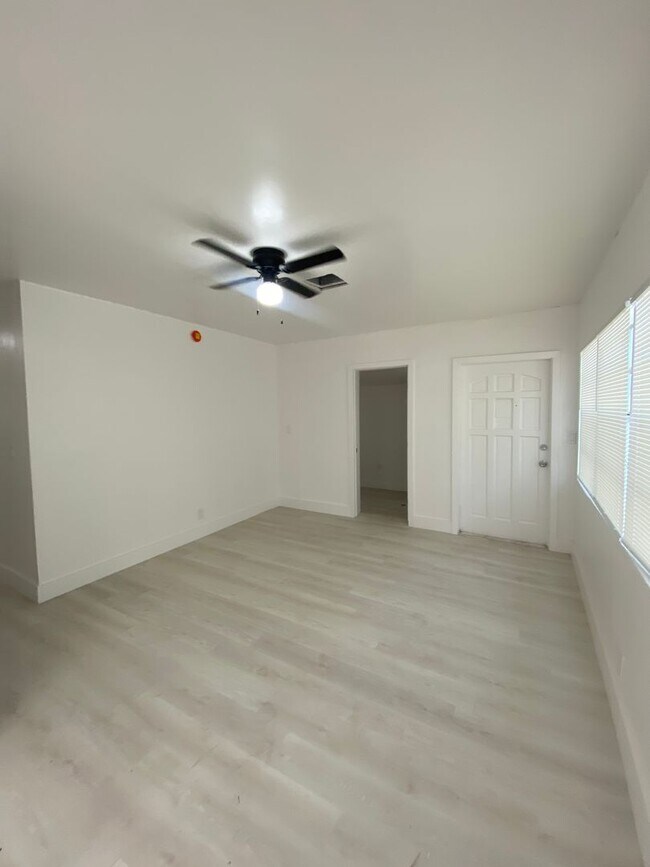 Building Photo - Updated 4/2 house with a private yard! Section 8 welcome!