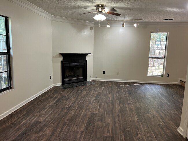 Foto del edificio - 3516 Kingswood Run