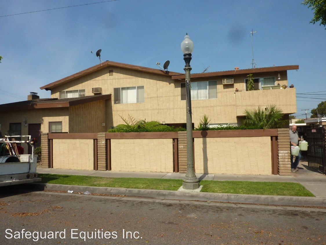 Primary Photo - 4471 Green Ave