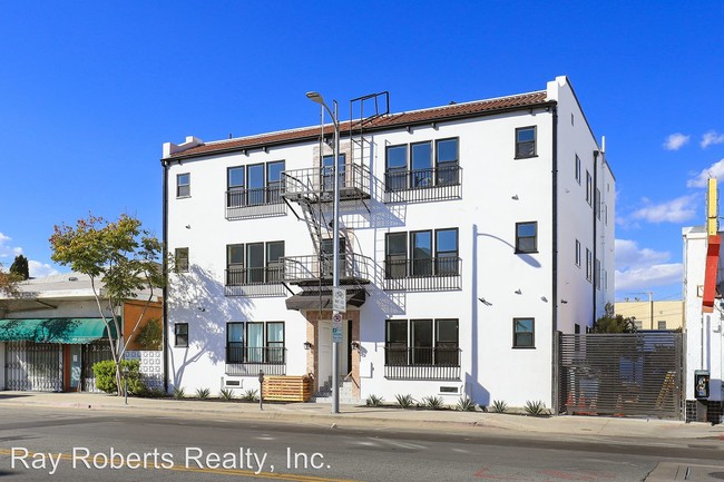 Building Photo - 4715 Fountain Ave