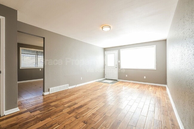 Building Photo - 13669 E Nevada Ave