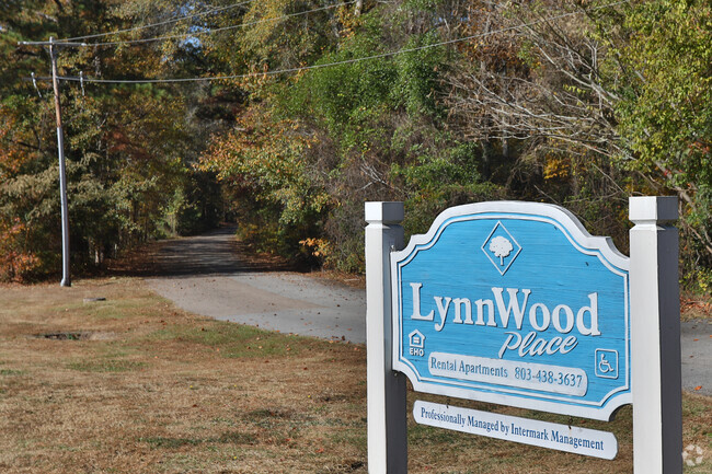 Lynnwood Place Signage - Lynnwood