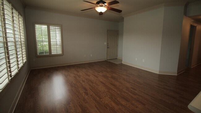 Building Photo - 11602 Tomahawk Creek Pkwy