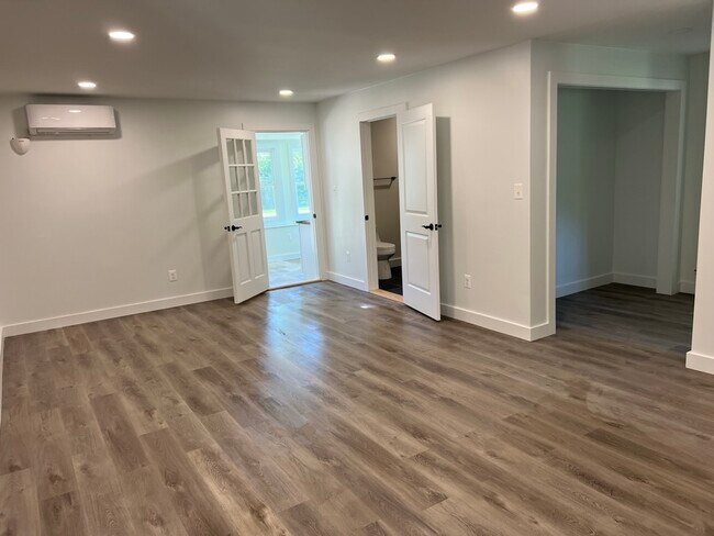 Building Photo - 8293 Shilling Rd
