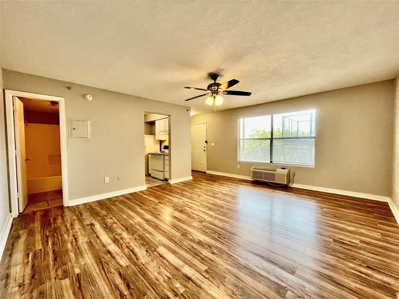 Photo - 701 W Sycamore Street Unit 206