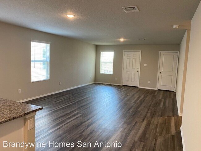 Foto del edificio - 3 br, 2 bath House - 7023 Winding Shelf