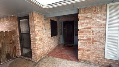 Building Photo - 8230 Amurwood Dr