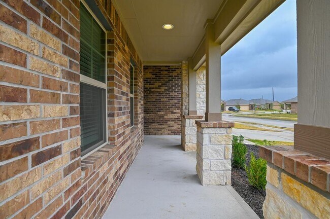 Building Photo - 1407 Central Heights Dr