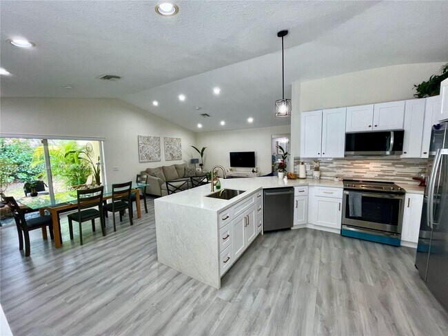 Foto del edificio - 2079 Borealis Way