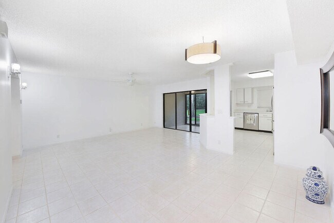 Building Photo - 17340  Boca Club 704 Boulevard 704 Boca Ra...