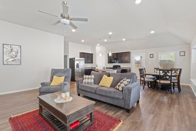 Building Photo - 1421 Avalon Ct
