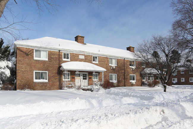 Building Photo - Maplehurst Apartments