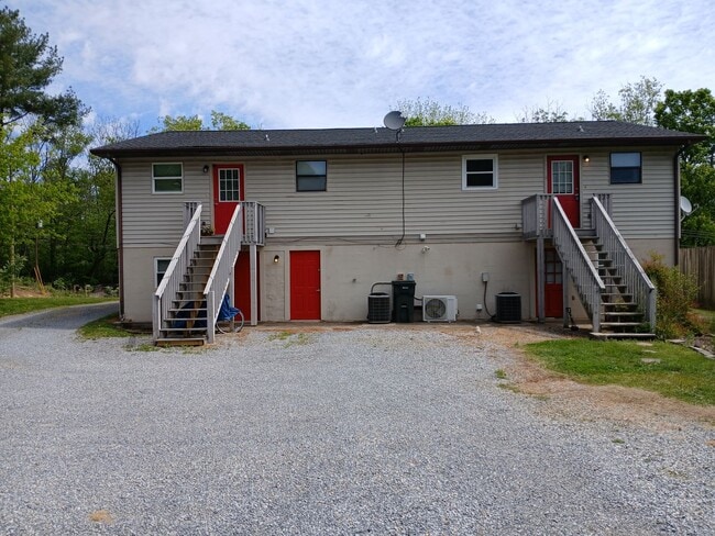 Building Photo - 777 Old Embreeville Rd