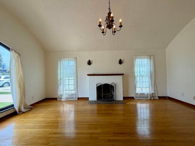 Building Photo - 3138 Bancroft St