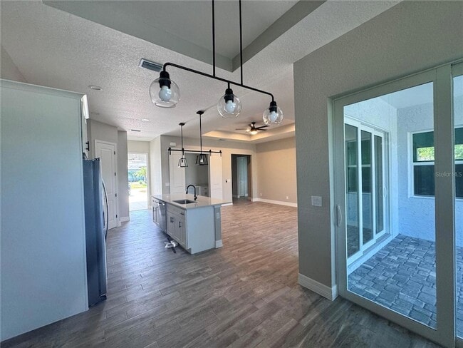Building Photo - 128 Blue Rd