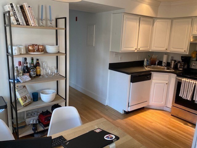 Building Photo - 575 Tremont St