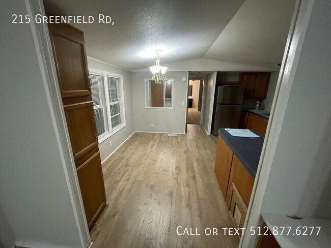 Foto del edificio - 215 Greenfield Rd