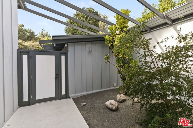 Building Photo - 7560 Lolina Ln