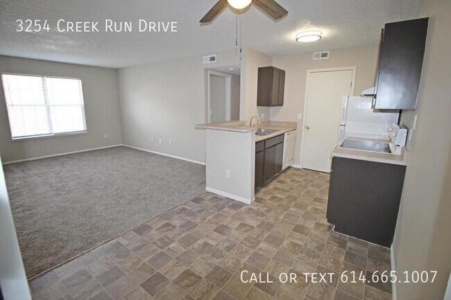 Foto del edificio - 3254 Creek Run Dr