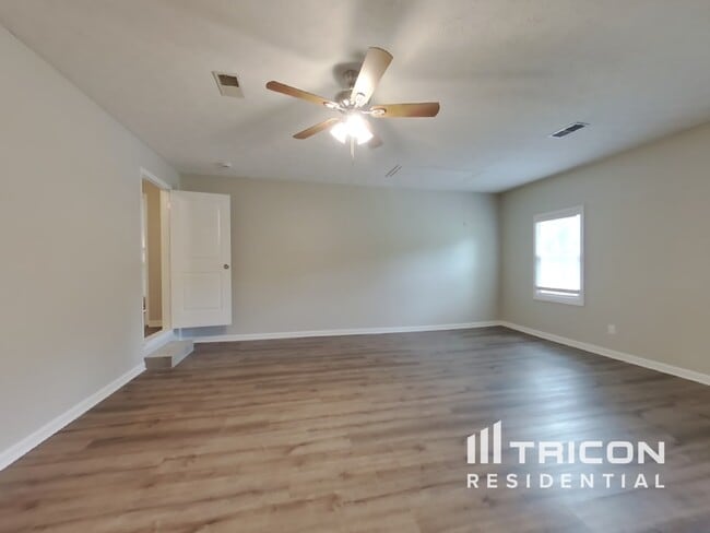 Building Photo - 124 Belair Trail