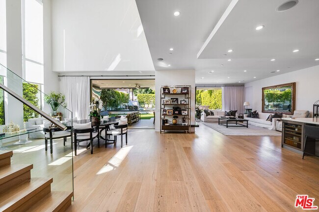 Building Photo - 5101 Rubio Ave