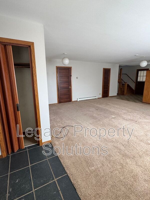 Foto del edificio - 408 2nd Ave NE