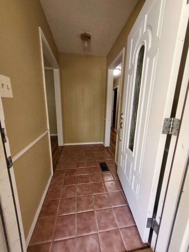 Foto del edificio - (4) Bed/(2) Bath + (2) Living Areas Avail ...