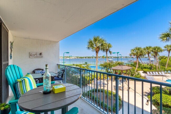 Building Photo - 1832 W Beach Blvd