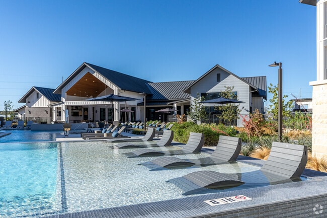 Building Photo - The Howard