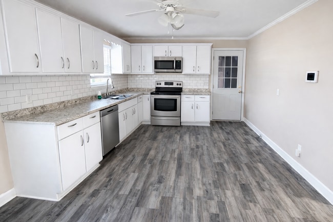 Building Photo - 503 Kirby Dr