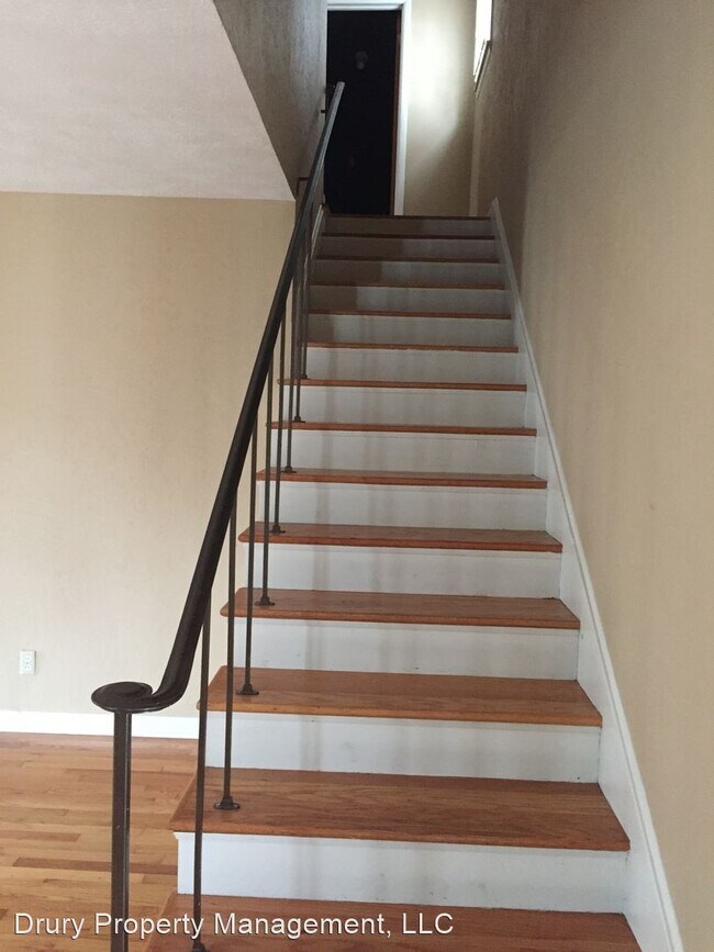 Foto del edificio - 2 br, 2 bath House - 305 W Kingsbury St