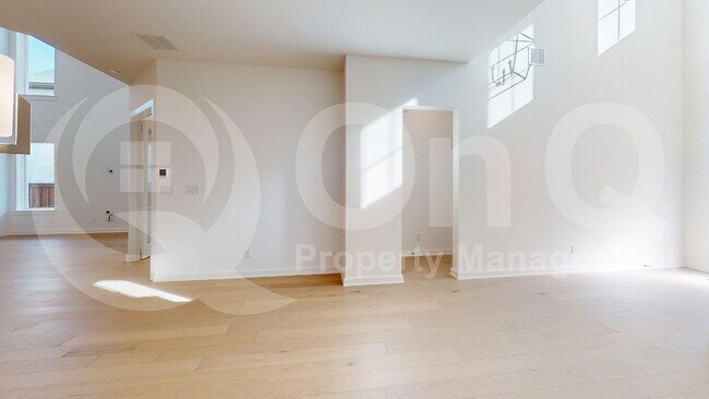 Building Photo - 15595 Verdin Mews