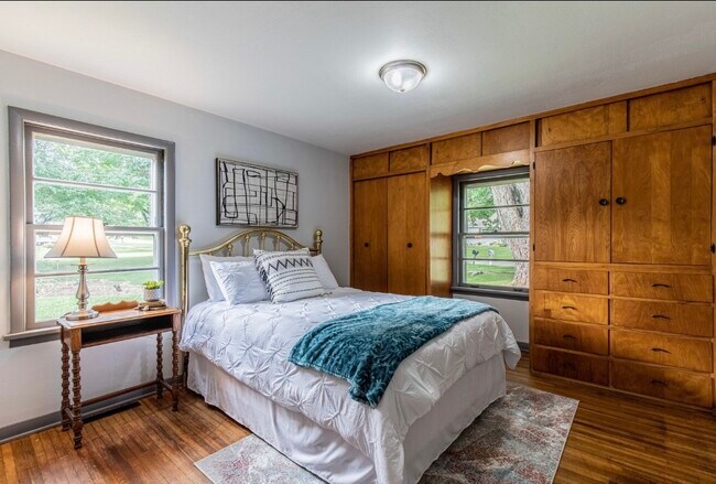 Foto del edificio - 130 S Adams St