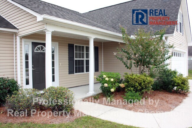 Building Photo - Welcoming Home in Courtney Pines w/Fenced Yard