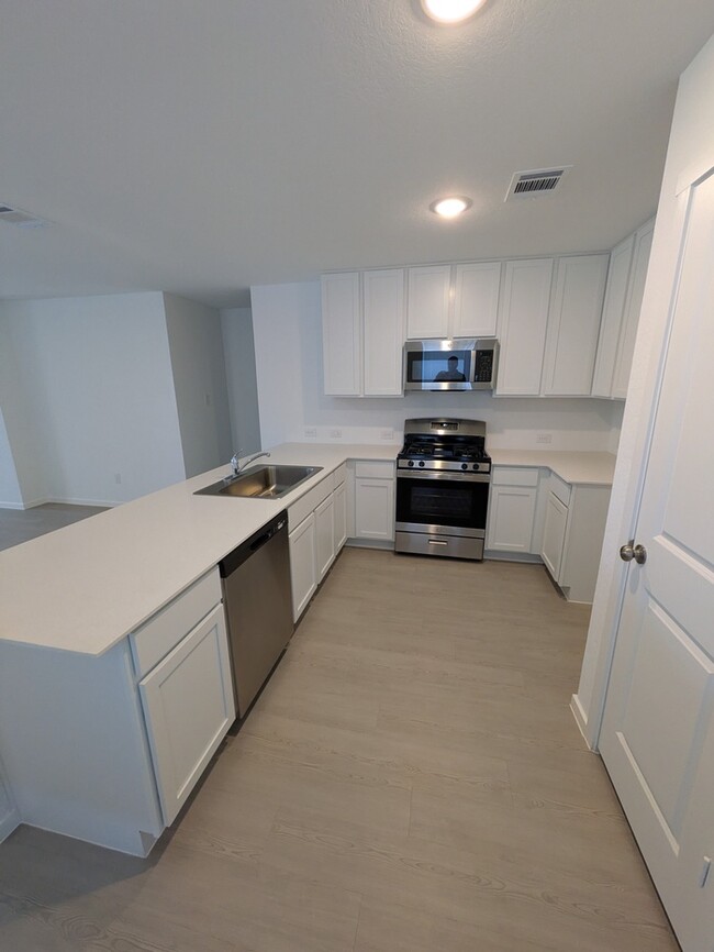 Foto del edificio - 15111 Mudstone Pl