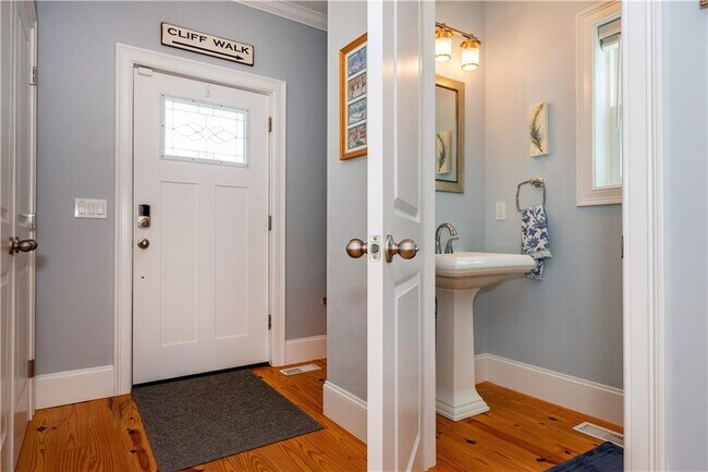 Foto del edificio - 19 Eustis Ave