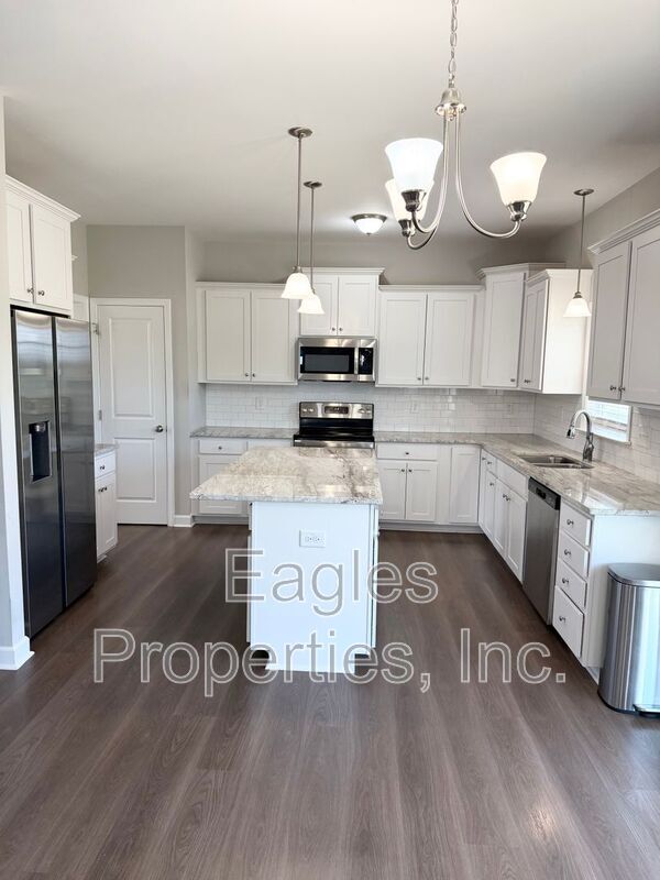 Building Photo - 117 Kenbridge Ln