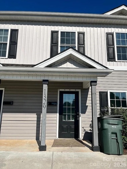 Building Photo - 1329 Filbert St