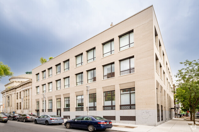 Building Photo - 1080 Lorimer St