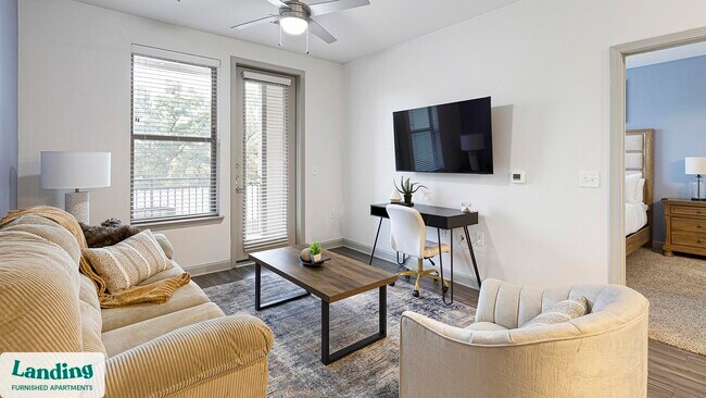 Foto del edificio - 2800 NE Green Oaks Blvd