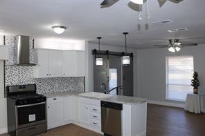 Building Photo - 4310 Pineridge Dr