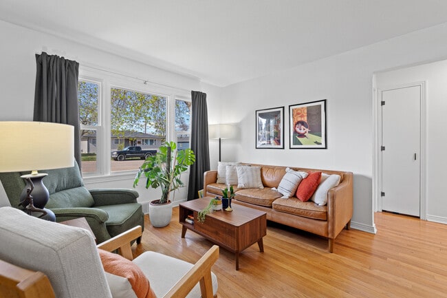 Foto del edificio - 4035 W St Louis St