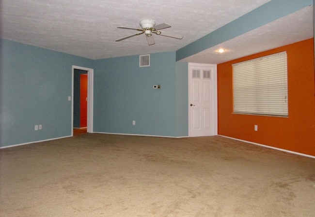 Building Photo - 3260 SE Aster Lane 142